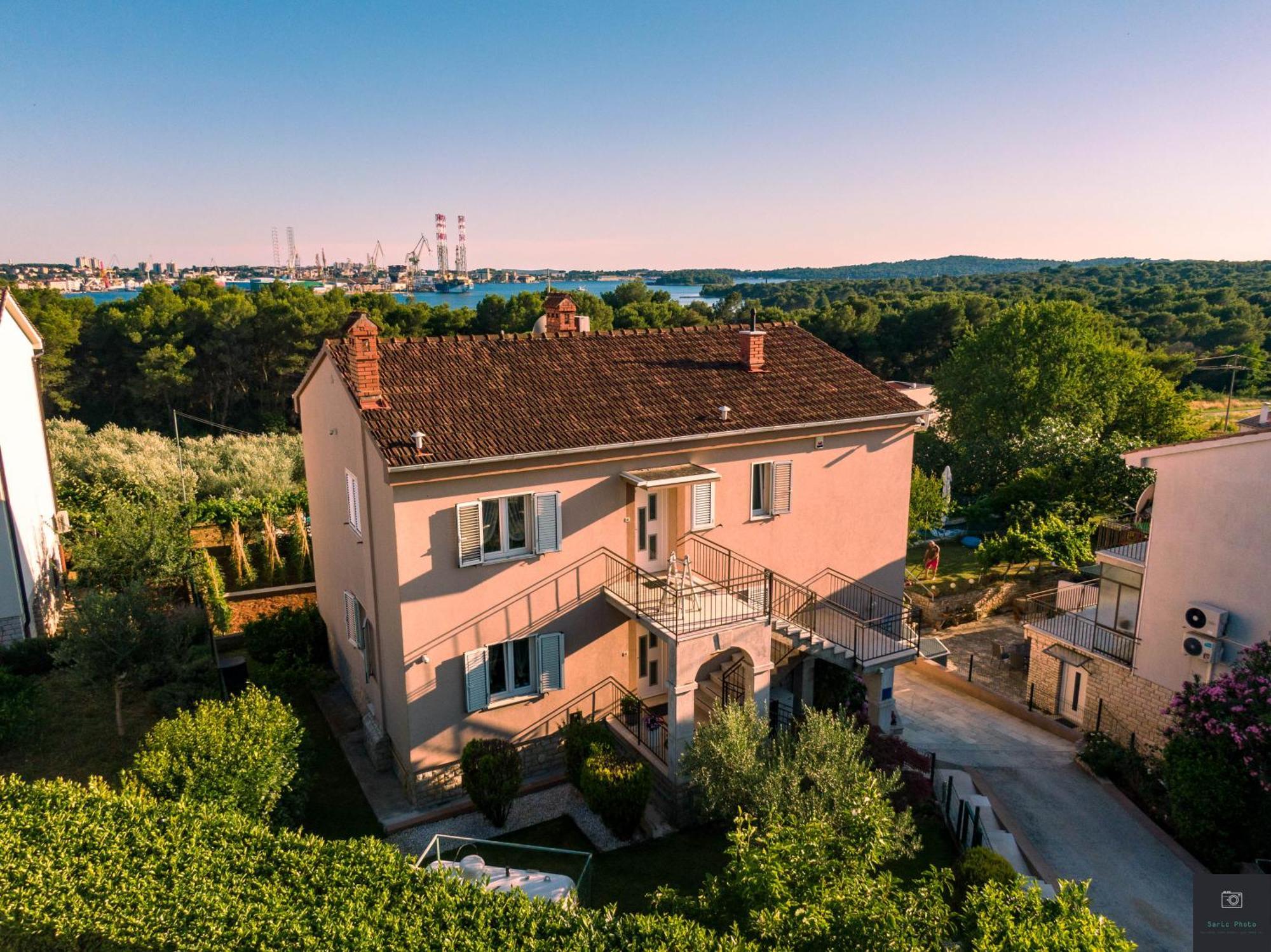 Apartman Nino PUY Exterior foto